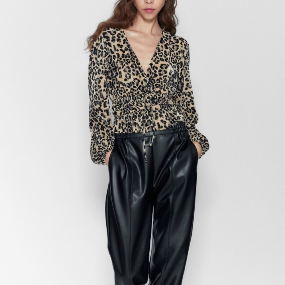 Zara PLEATED TOP
LEOPARD​​